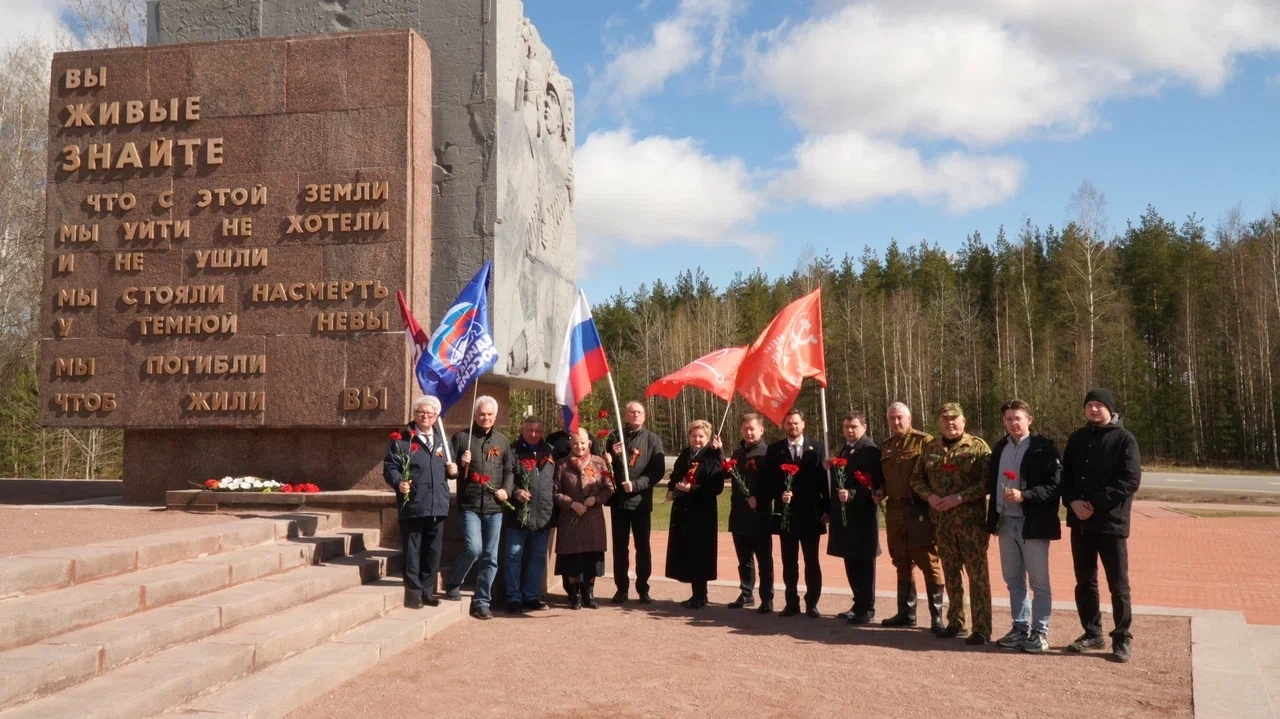 «Автопробег Победы»: почтение памяти героев перед «Диктантом Победы»