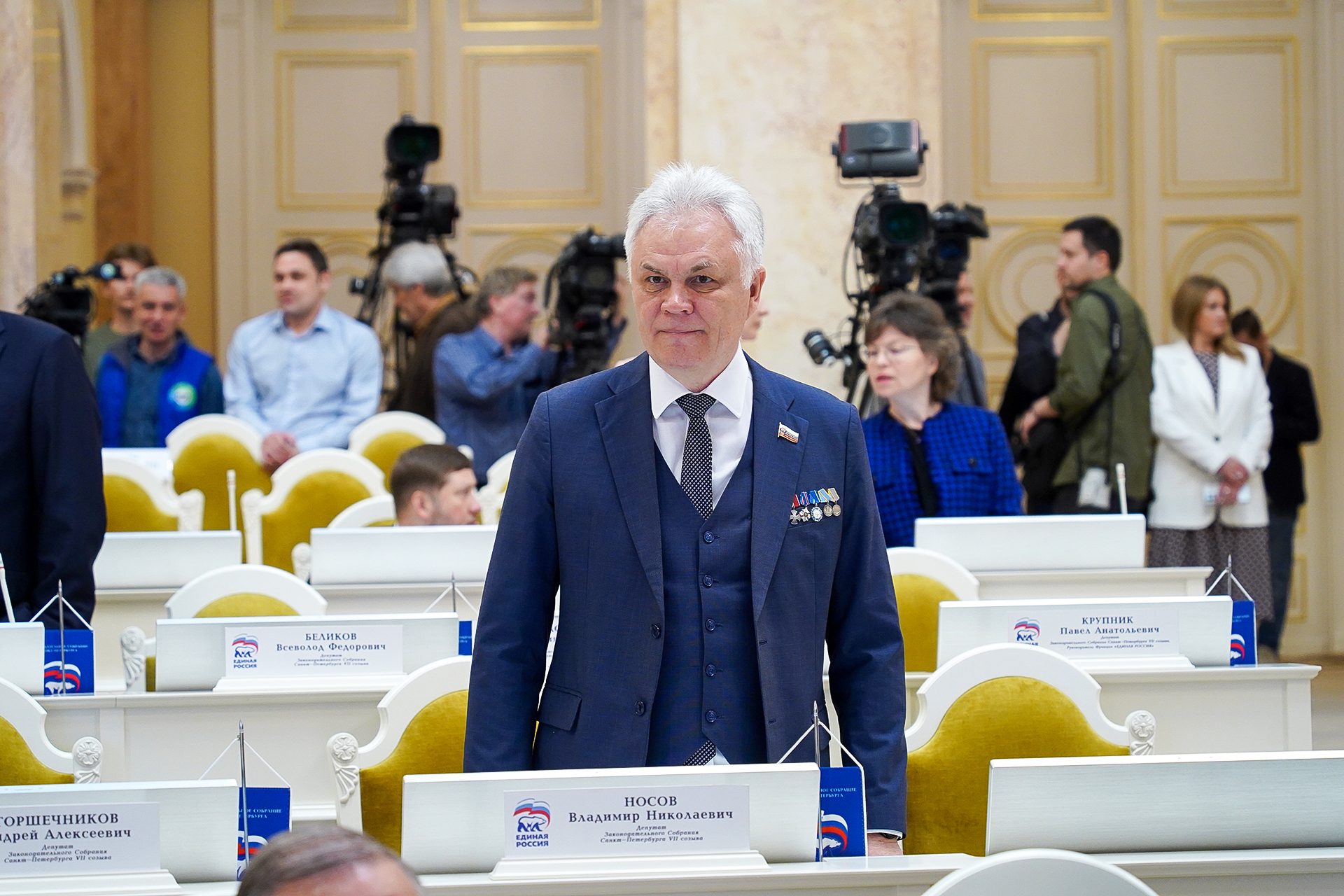 Губернатор Северной столицы выступил с докладом перед депутатами петербургского парламента