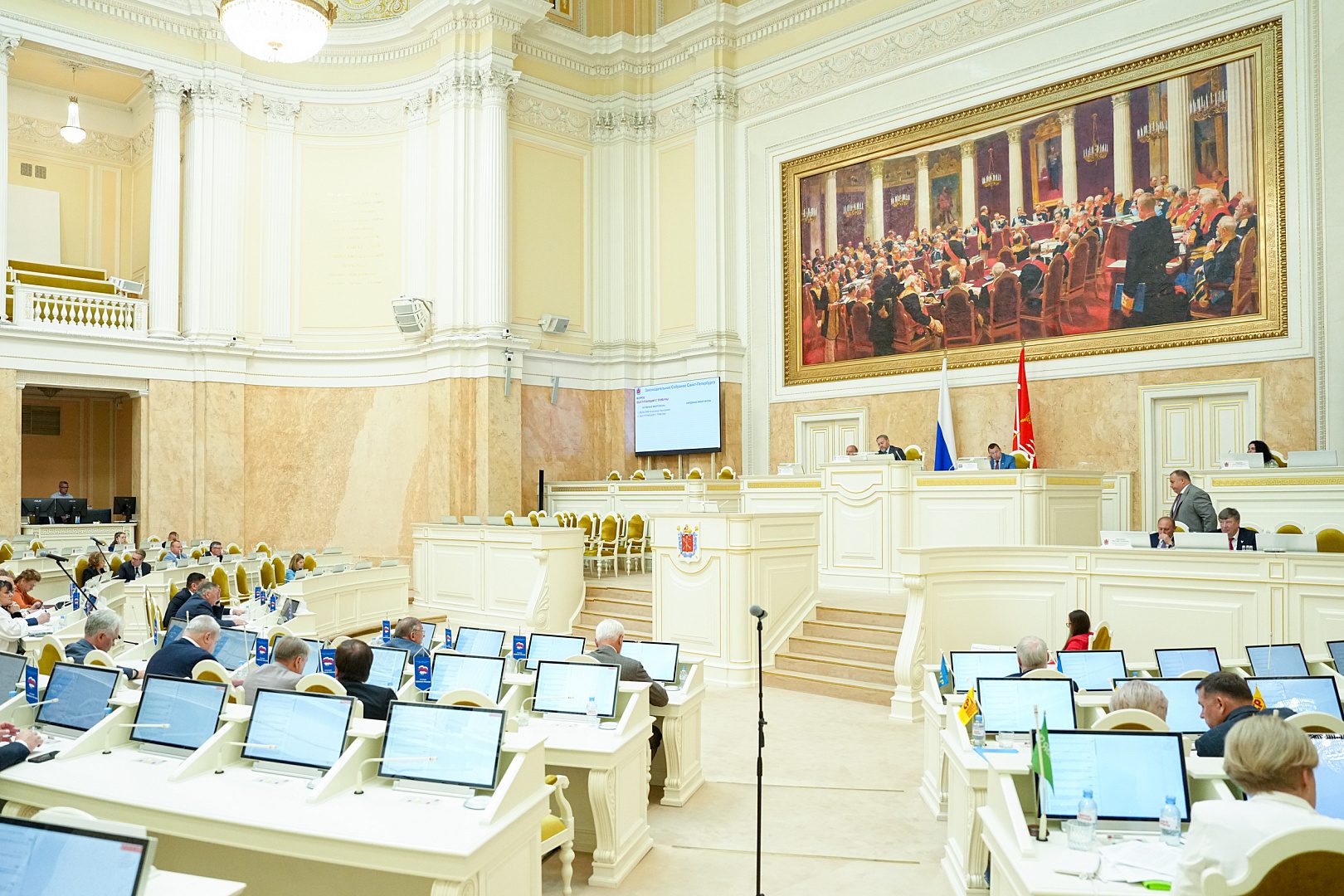 1 июля 2026 года состоялось очередное заседание Законодательного Собрания Санкт-Петербурга 7 созыва