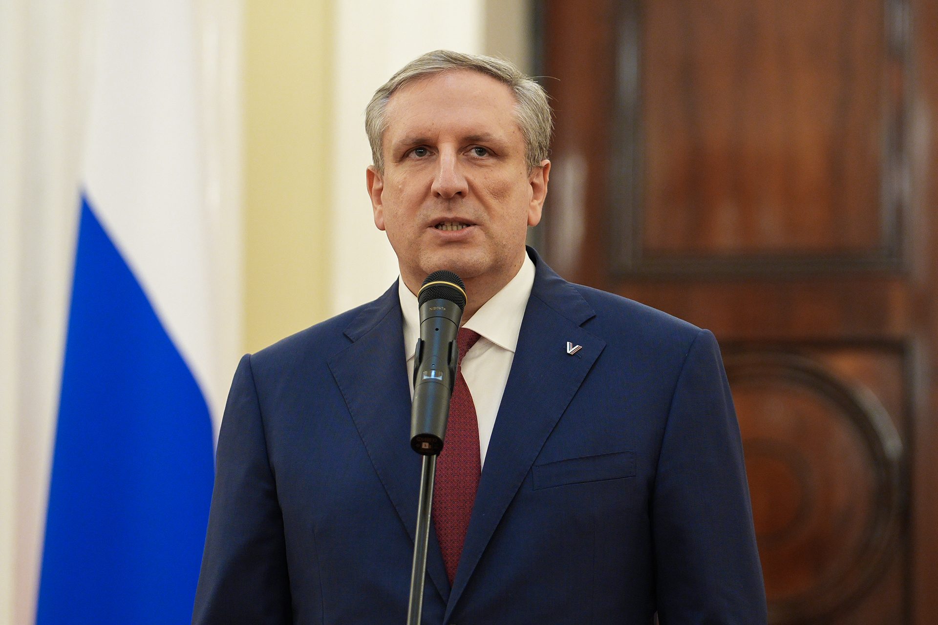 Депутатам Законодательного Собрания Санкт-Петербурга VIII созыва вручили официальные удостоверения