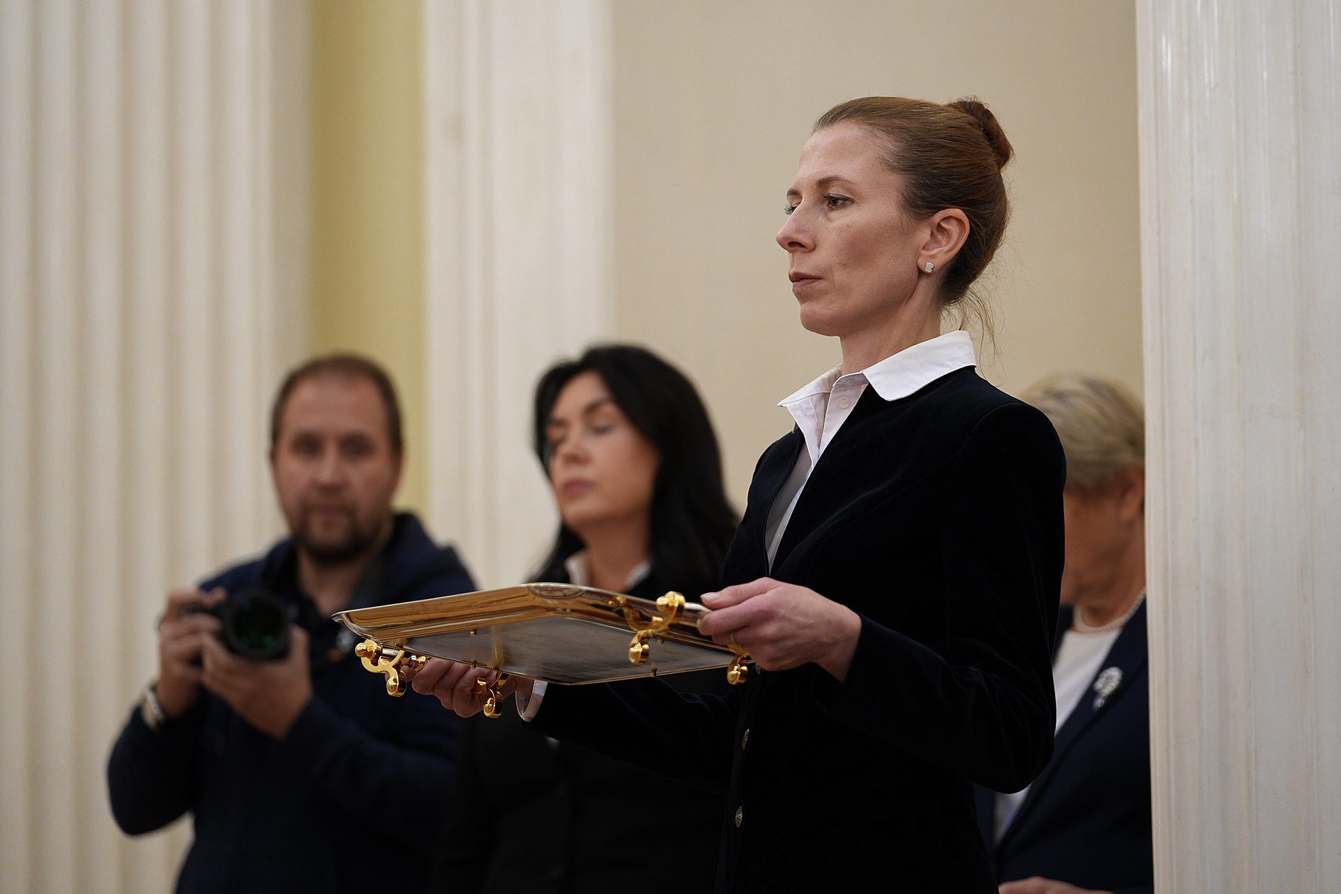 Депутатам Законодательного Собрания Санкт-Петербурга VIII созыва вручили официальные удостоверения